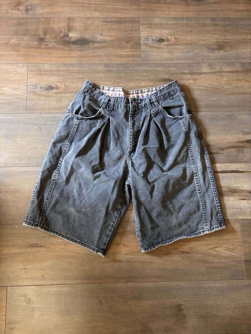 Vintage BLUES ALLEY two-pleat denim shorts made in the USA men's size W32(30)